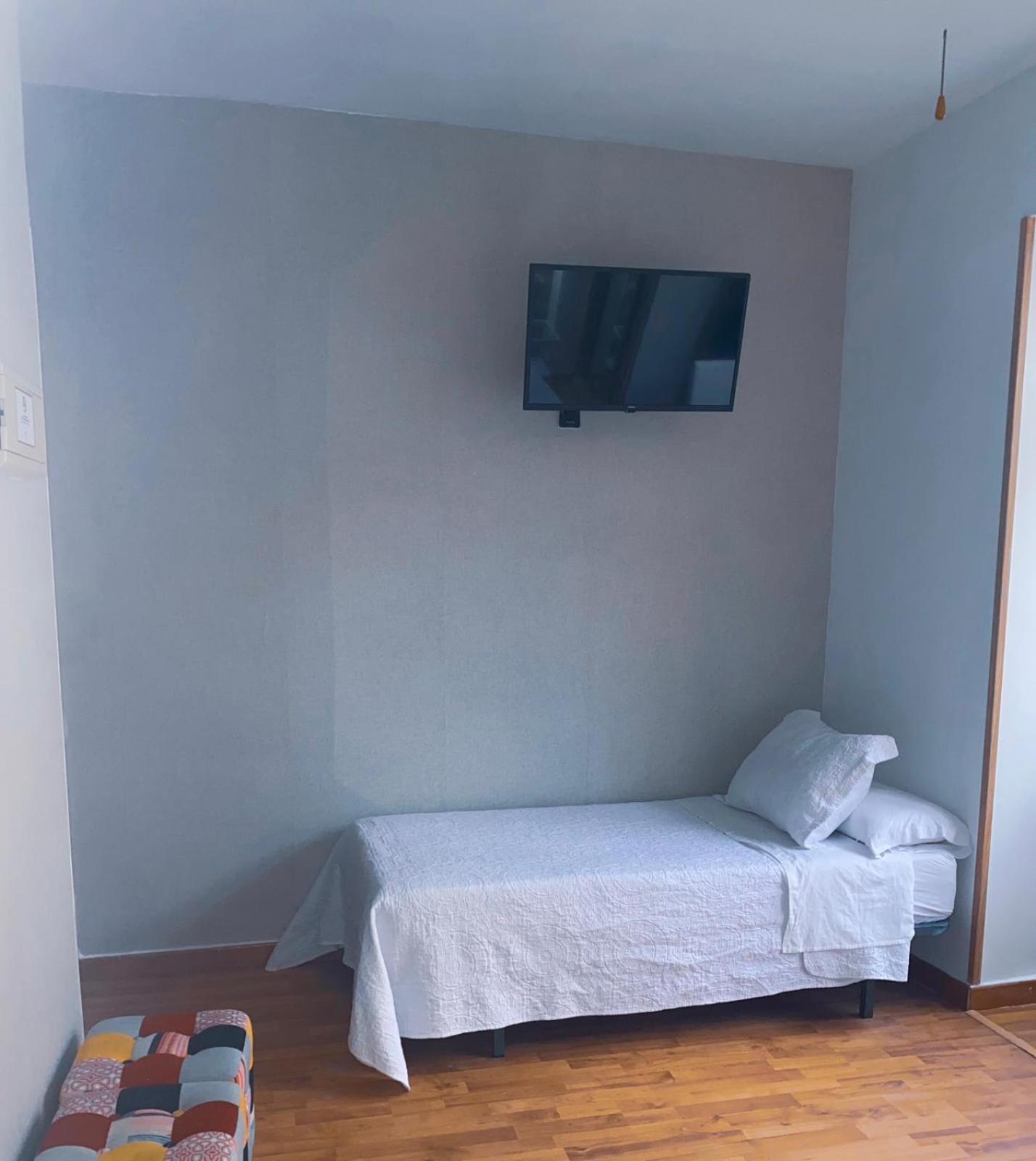Hostal Guadalupe Torremolinos Exterior photo