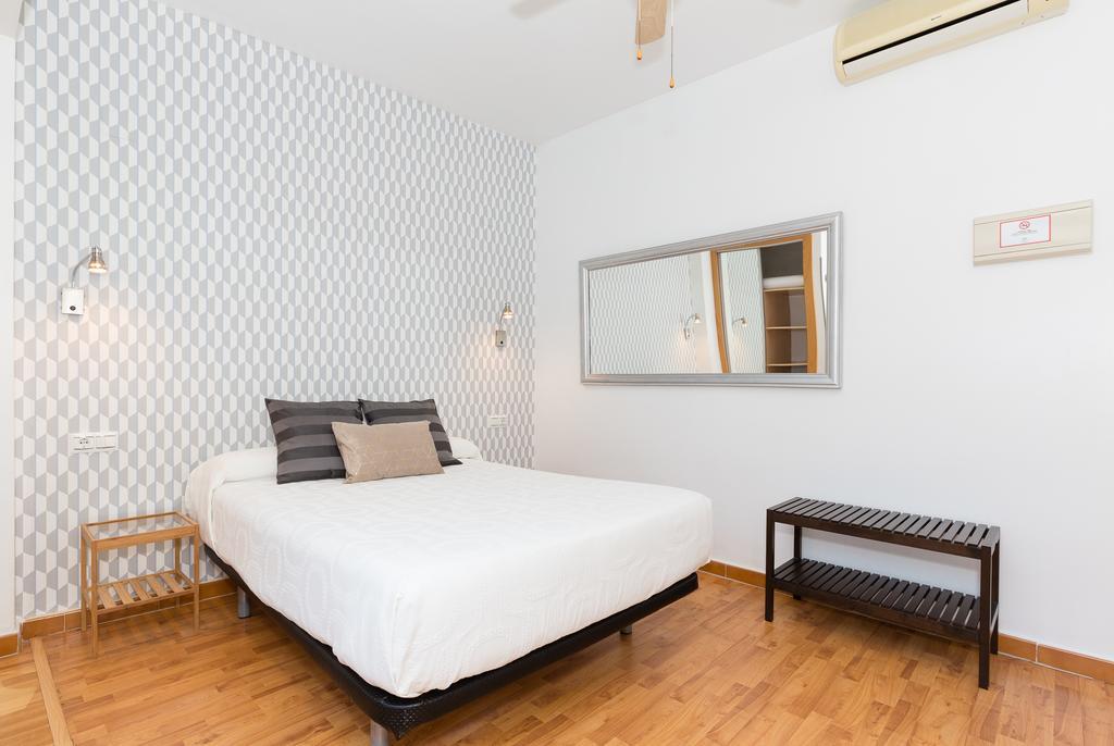 Hostal Guadalupe Torremolinos Exterior photo