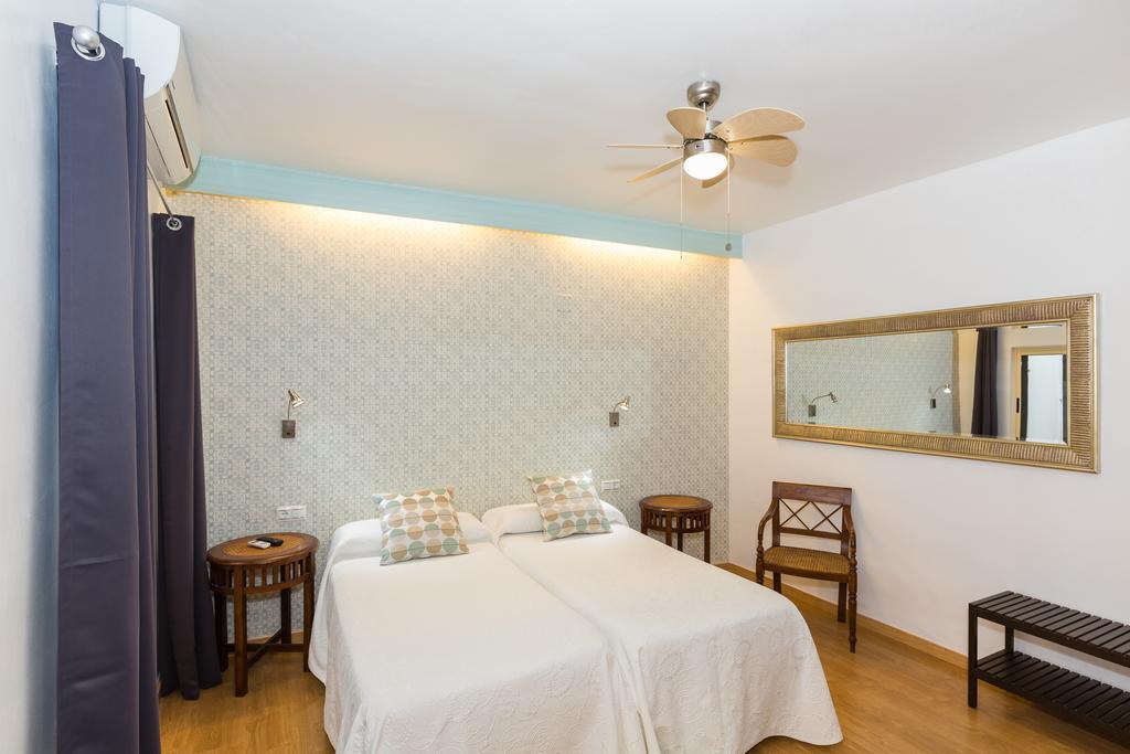 Hostal Guadalupe Torremolinos Exterior photo