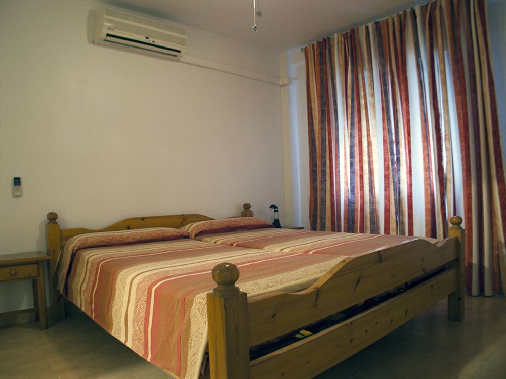 Hostal Guadalupe Torremolinos Exterior photo