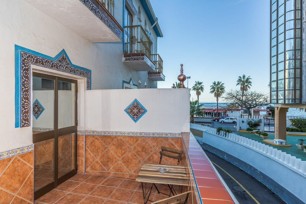 Hostal Guadalupe Torremolinos Exterior photo